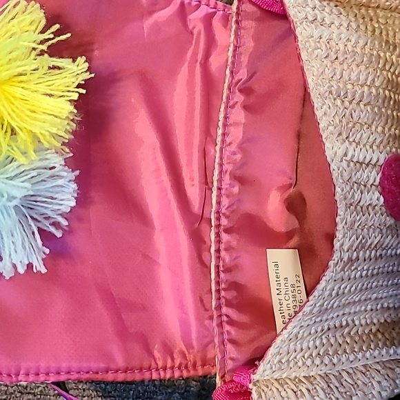 SMALL CUTE STRAW HAND BAG WITH COLORFUL POM POM - Picture 12 of 12
